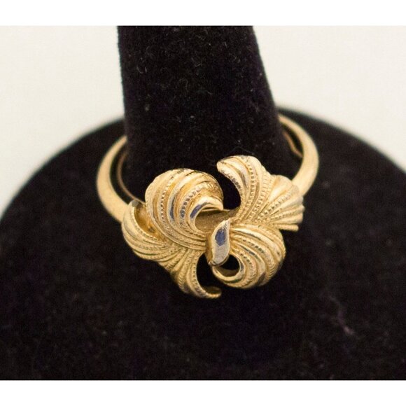 Size 9 Vintage Filigree Avon Ring, Filigree Ring, Gold Avon Ring - Picture 1 of 4